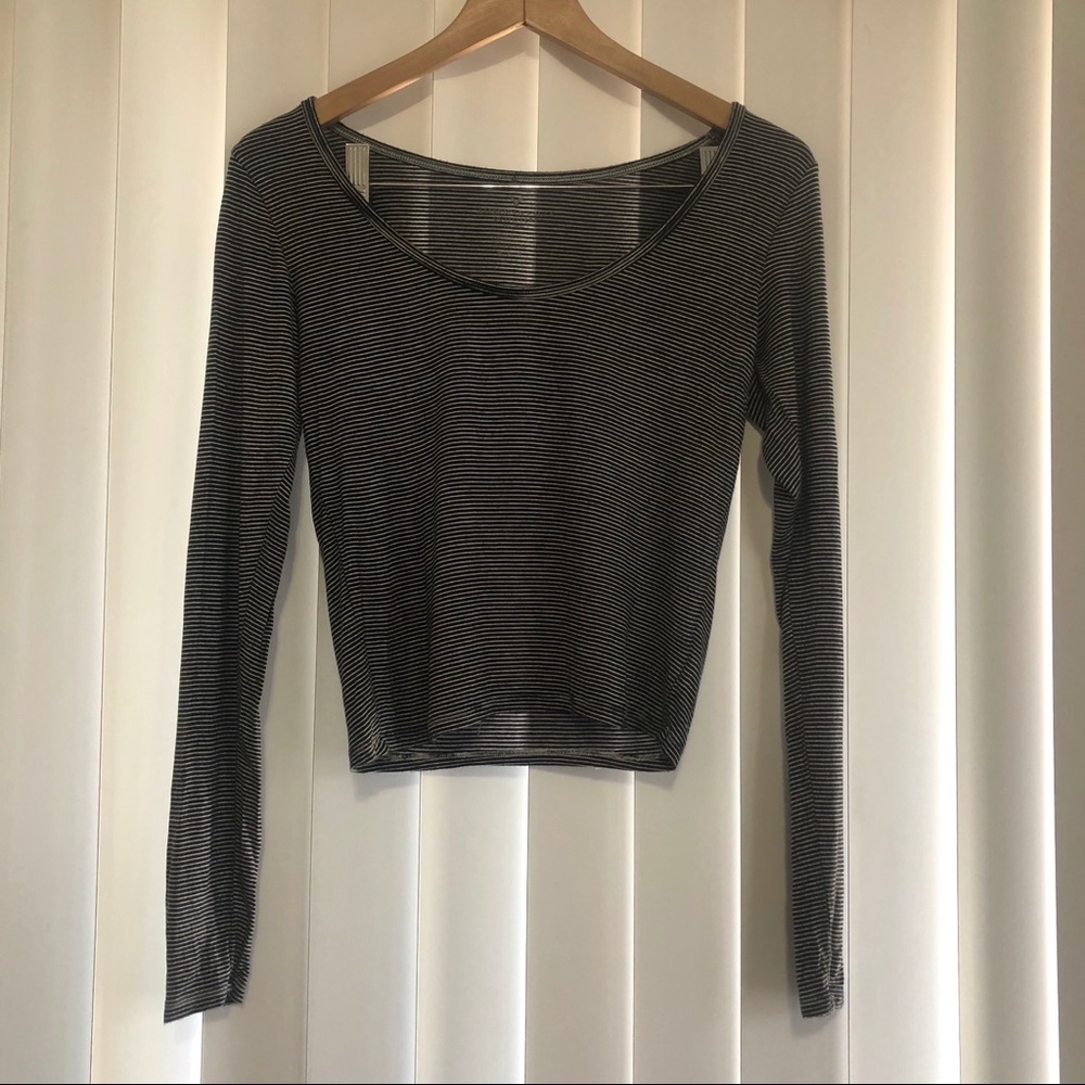 American Eagle Cropped Long Sleeve Shirt